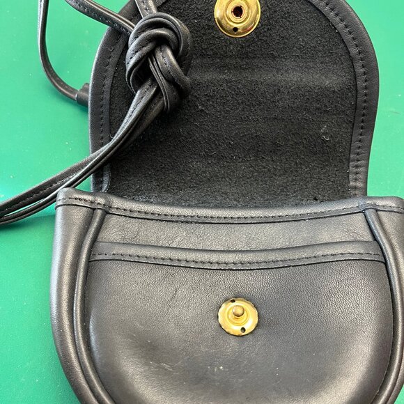 80's Vintage Coach Small Belt or Shoulder Bag - Black - Picture 2 of 5